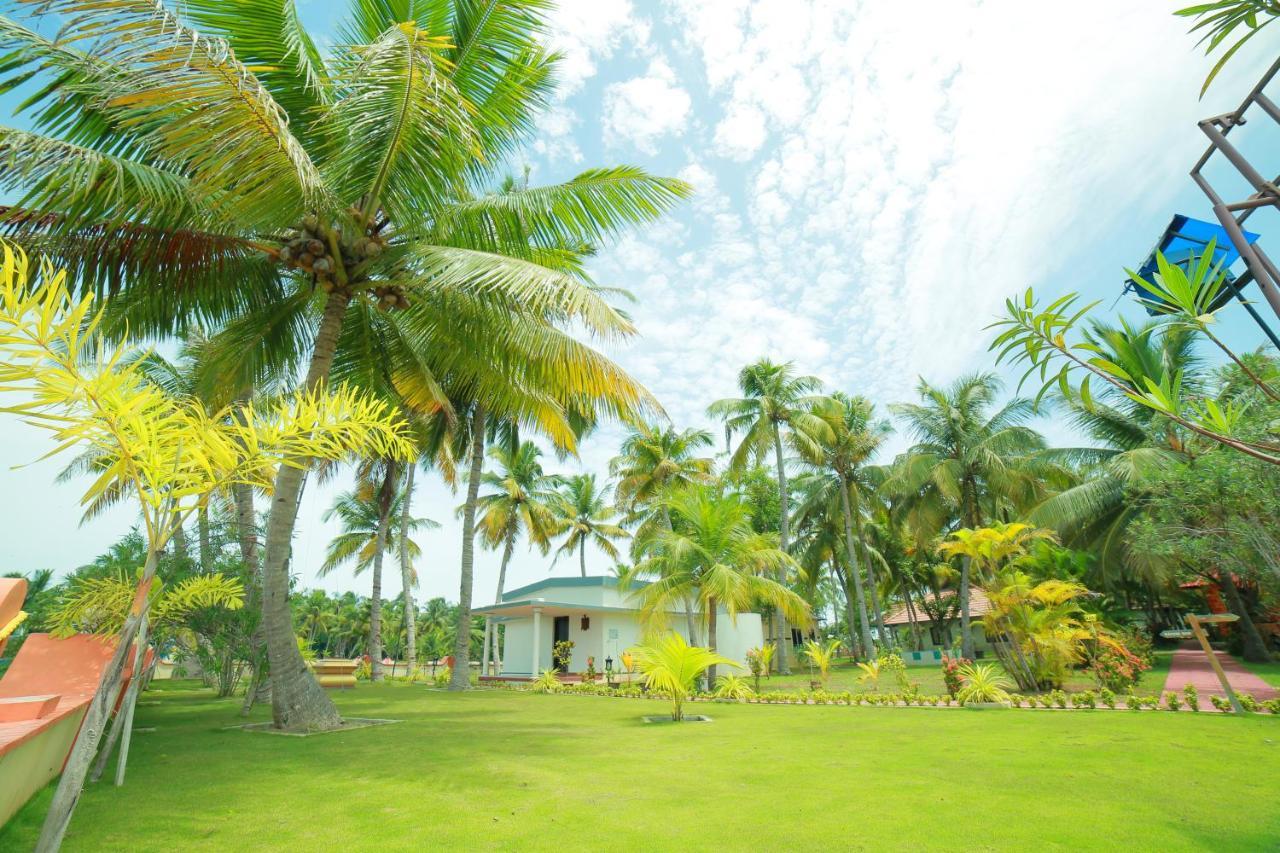 Regant Lake Village, Kollam. Chavara Bagian luar foto