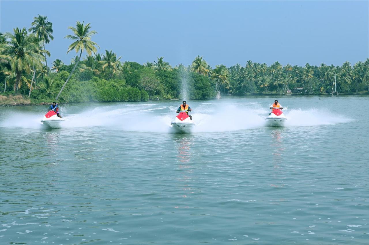 Regant Lake Village, Kollam. Chavara Bagian luar foto