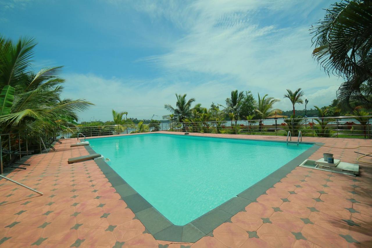 Regant Lake Village, Kollam. Chavara Bagian luar foto
