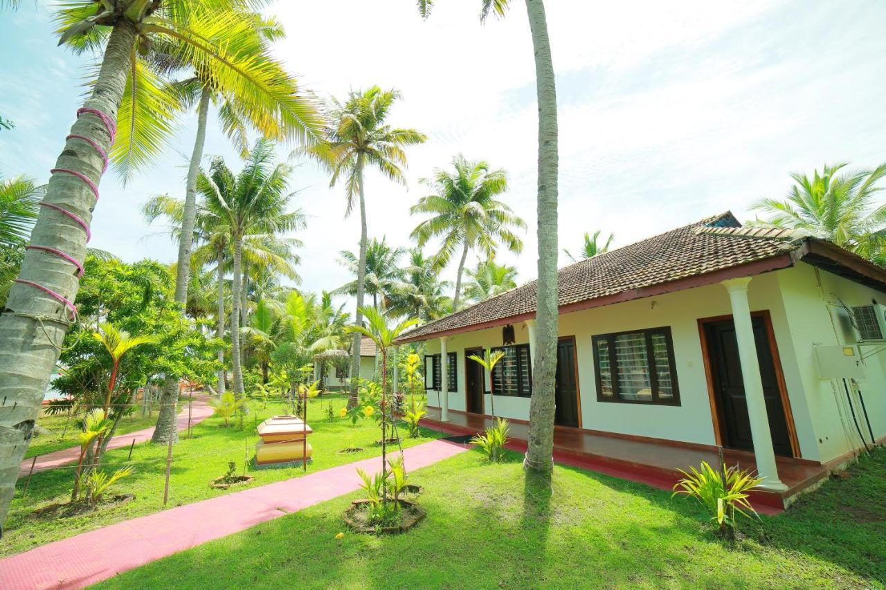 Regant Lake Village, Kollam. Chavara Bagian luar foto