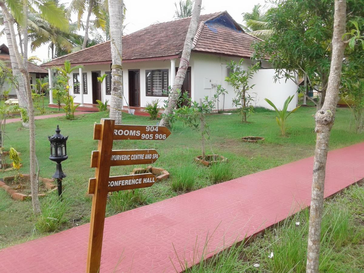 Regant Lake Village, Kollam. Chavara Bagian luar foto