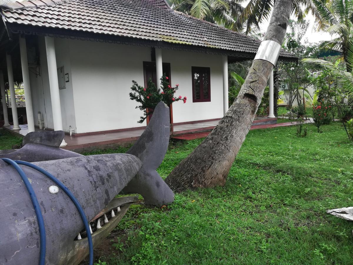 Regant Lake Village, Kollam. Chavara Bagian luar foto